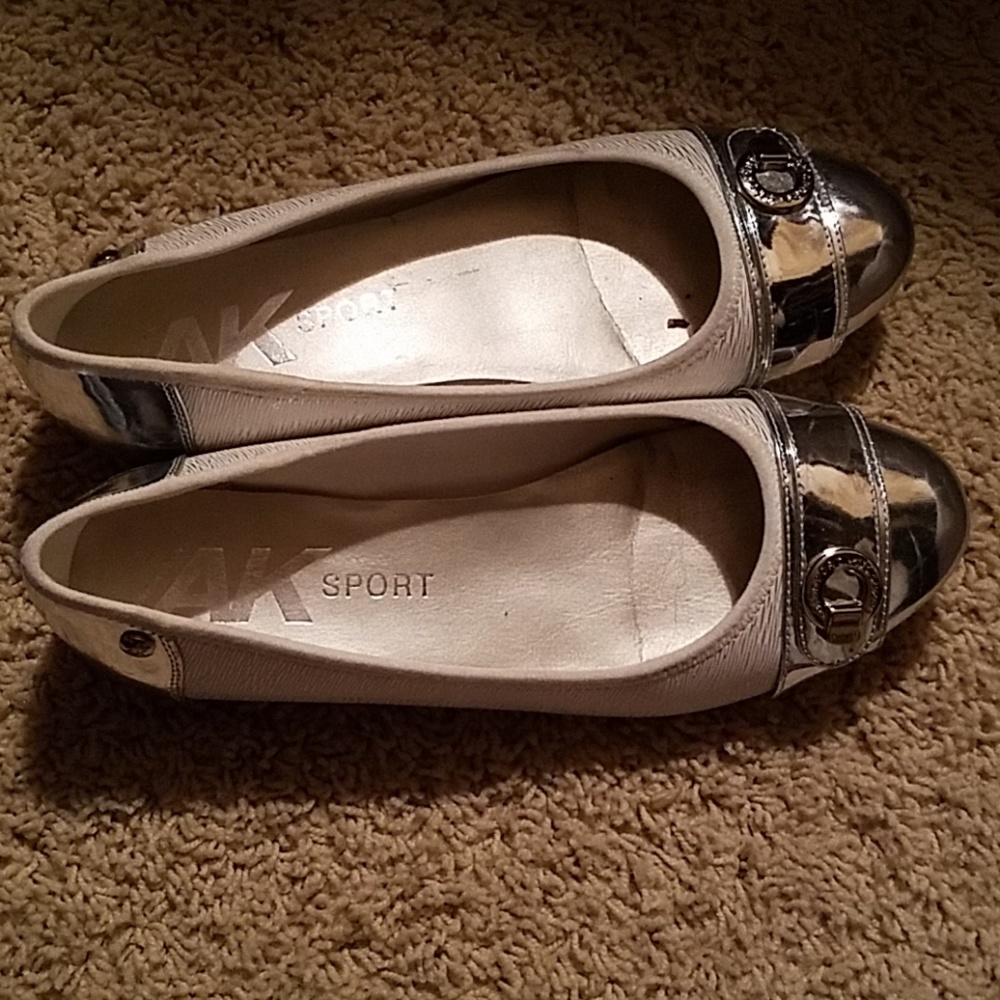 Ann Klein White and Silver Ballet Flats